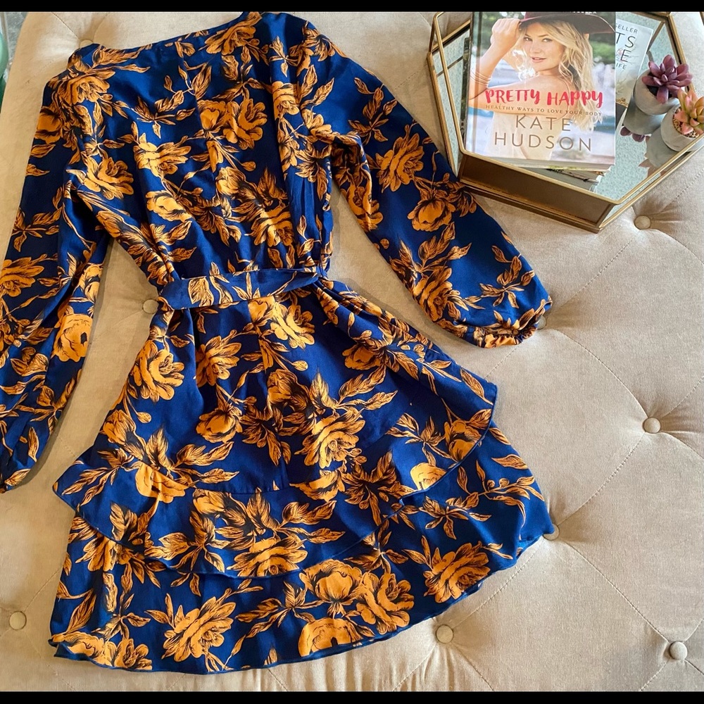 Mini dress - Picture 2 of 4
